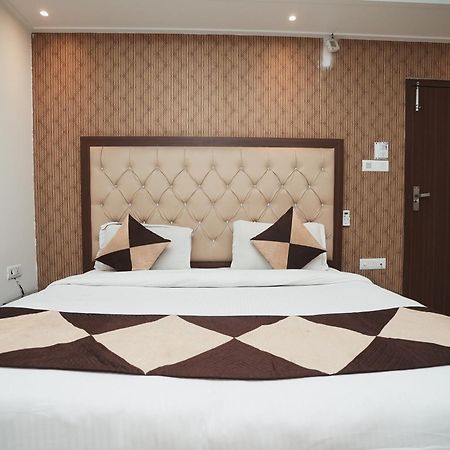 FabHotel B Continental Delhi  Esterno foto