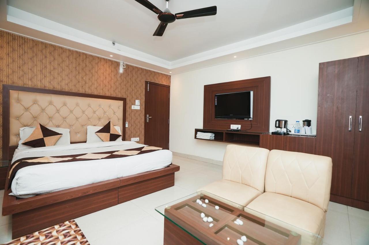 FabHotel B Continental Delhi  Esterno foto