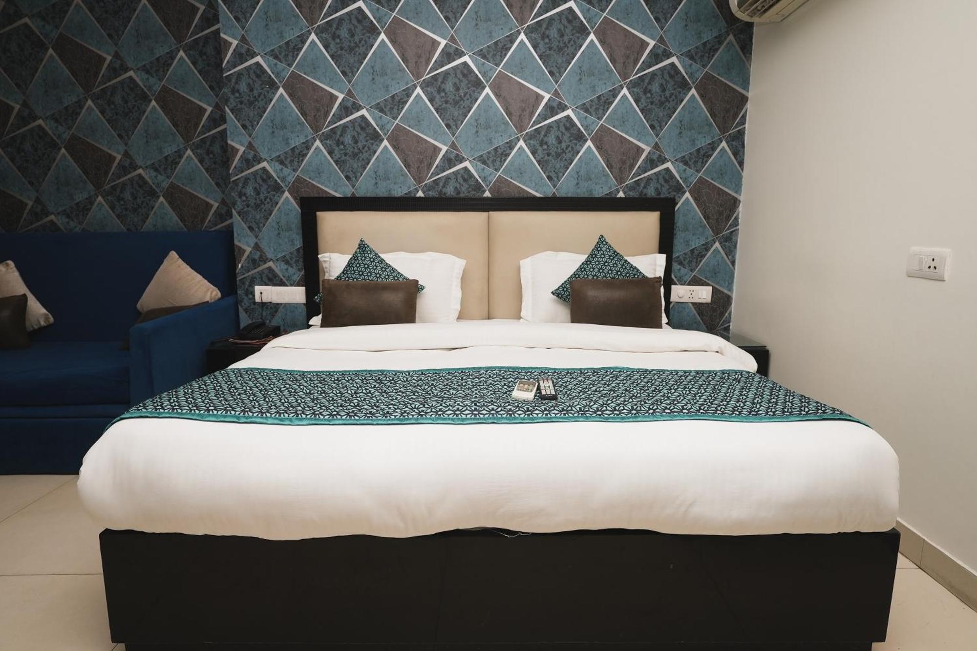 FabHotel B Continental Delhi  Esterno foto