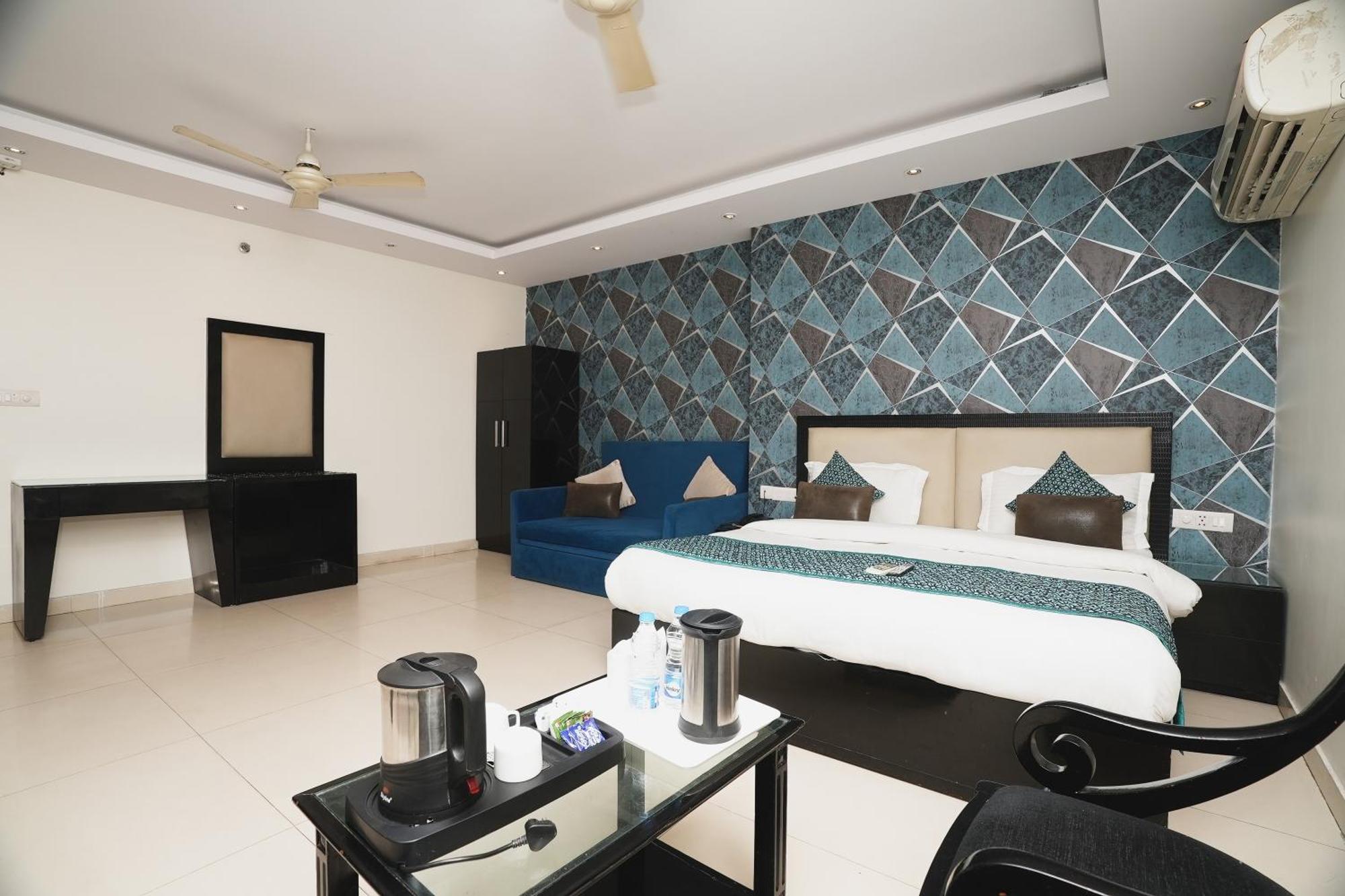 FabHotel B Continental Delhi  Esterno foto