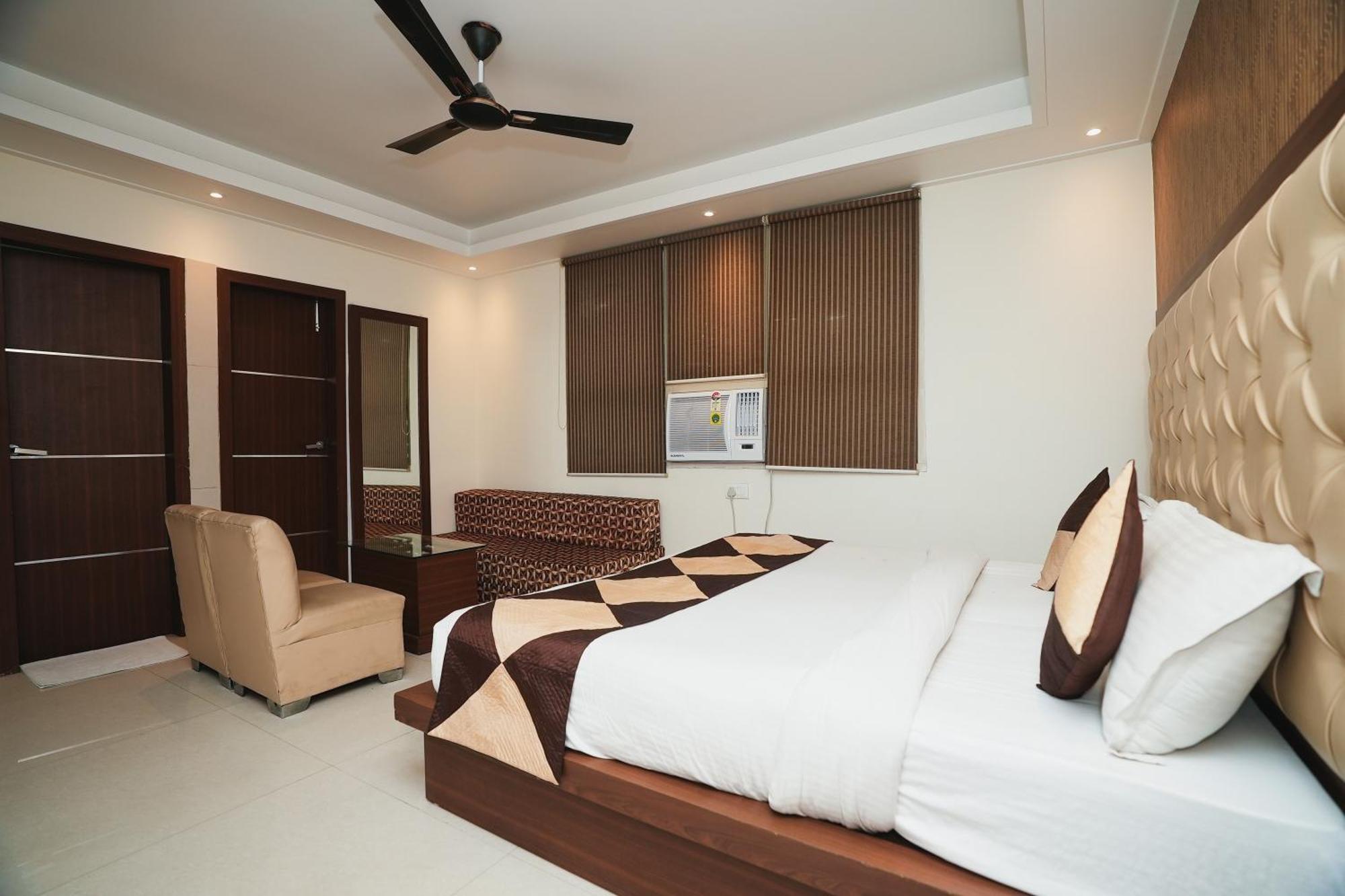 FabHotel B Continental Delhi  Esterno foto
