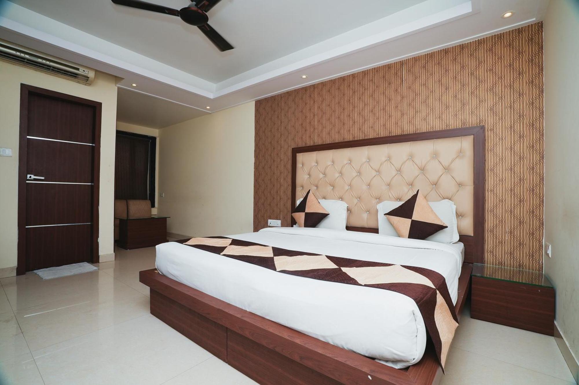 FabHotel B Continental Delhi  Esterno foto