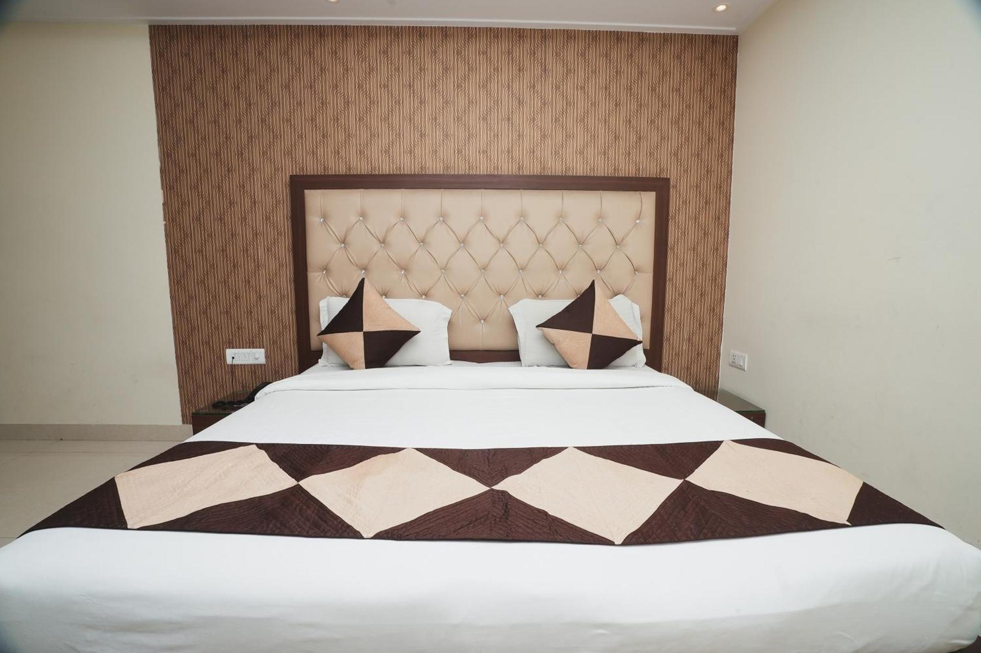 FabHotel B Continental Delhi  Esterno foto