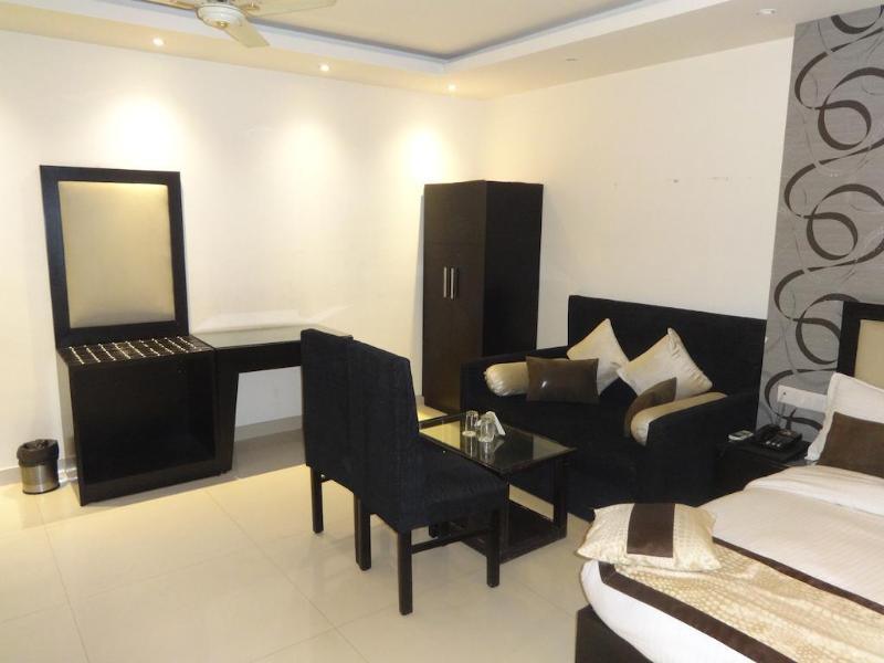 FabHotel B Continental Delhi  Esterno foto