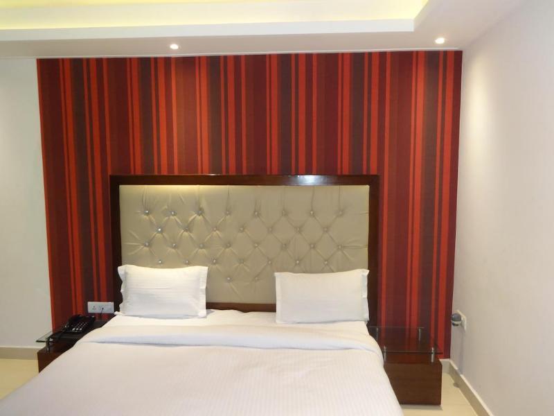 FabHotel B Continental Delhi  Esterno foto