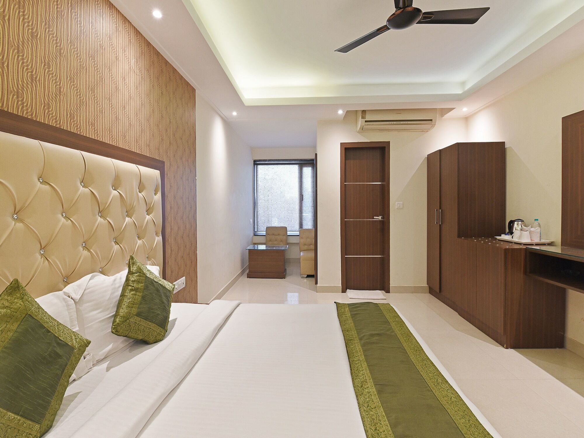 FabHotel B Continental Delhi  Esterno foto